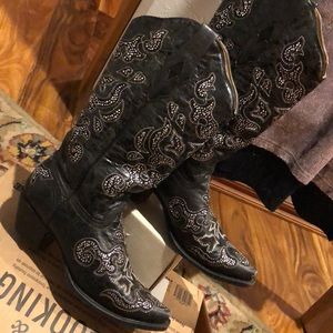 Corral boots